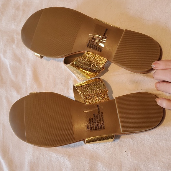 Shoe Dazzle Sophia Gold Slide Toe Sz. 8 Sandals - Picture 6 of 6